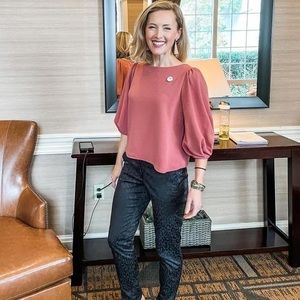 Meet your Posher, Jennifer